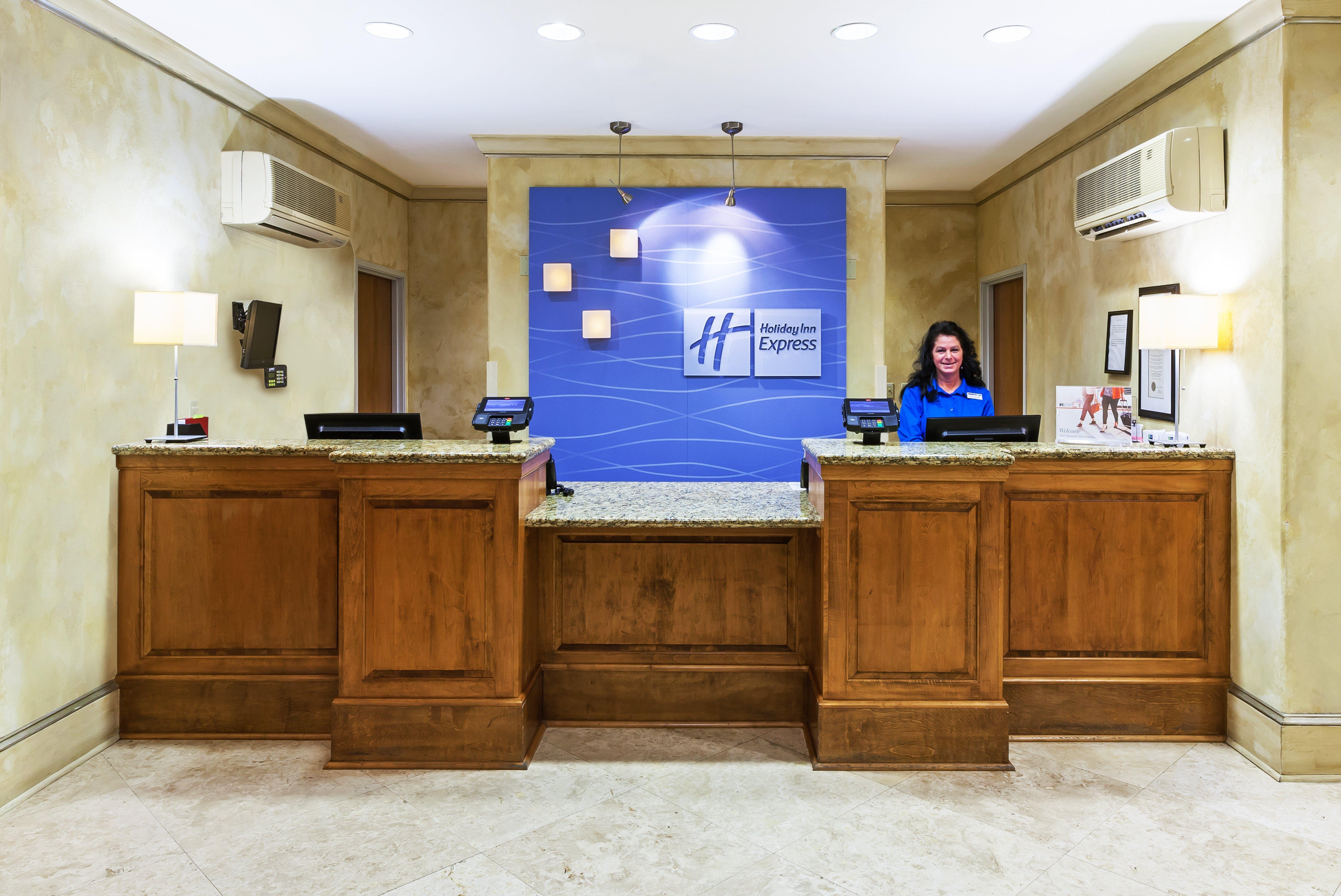 Holiday Inn Express & Suites Lafayette South By Ihg Exterior foto